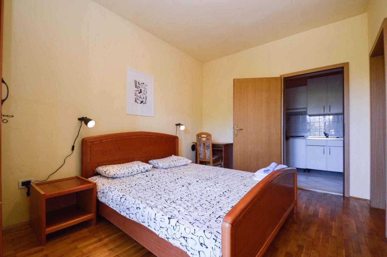 Apartments In Pjescana Uvala/Istrien 10996 מראה חיצוני תמונה